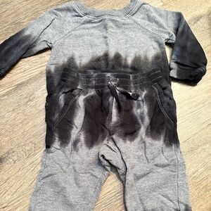 Splendid Boys Two Piece Sweater and Jogger Set Sz 6-12M